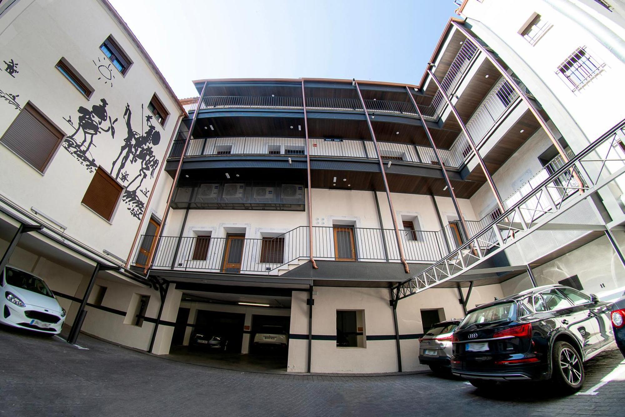 Cervantes 5 Collection - Greco Aparcamiento En El Edificio Toledo Exterior photo